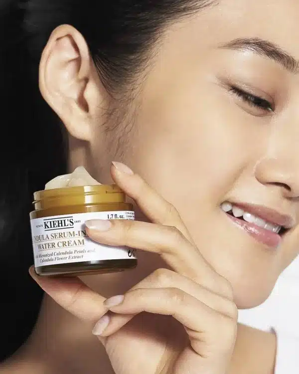 Kiehls-Calendula-Serum-Infused-Water-Cream-100ml-9-ezgif.com-jpg-to-webp-converter (1) کرم مرطوب کننده و آبرسان کالاندولا کیلز - Image 4